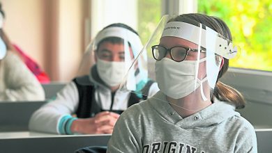 Photo of 復課僅一週 法傳70宗校園病例