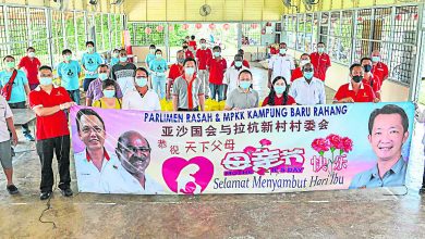 Photo of 派250戶物資歡慶 拉杭新村另類母親節
