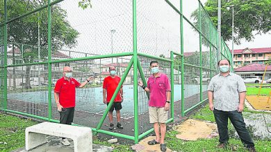 Photo of 文良港熱水湖新村足球場 重裝鐵圍籬料月杪完工