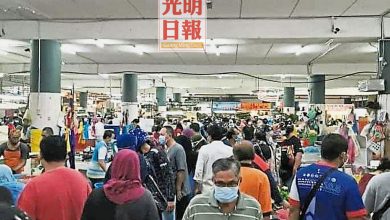 Photo of 檳峇央峇魯巴剎週日失控 市廳加強監管人潮銳減