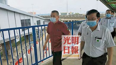 Photo of 曹觀友巡視北海渡輪碼頭  陳德欽講解作業程序