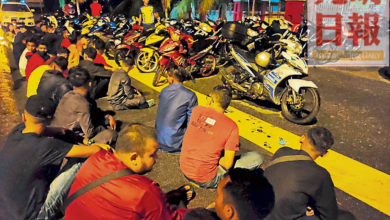 Photo of 警開齋節包抄飆車族 躲甘榜墜泥沼照捉