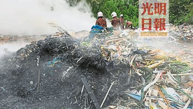 Photo of 大年非法垃圾場又起火 濃煙瀰漫影響交通