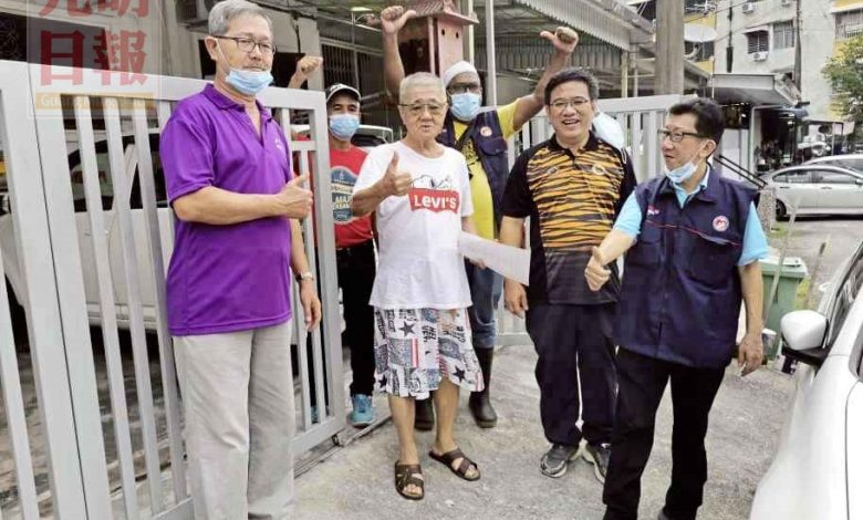 黃漢偉（右二）：無時無刻服務選區人民，這就是最好的備戰工作。