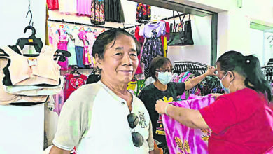 Photo of 開放同一通道上下樓 芙蓉公市放寬措施人潮增