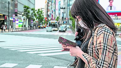 Photo of 日本大和市立法創先河 禁止邊走邊玩手機