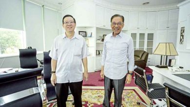 Photo of “朋友始終是朋友” 安華上載與林冠英合照
