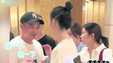 Photo of 求婚男撇迪麗熱巴 堵電梯討抱抱童瑤