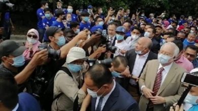 Photo of 【納吉SRC洗錢案判決】不坐車改由步行 納吉現身引場面混亂