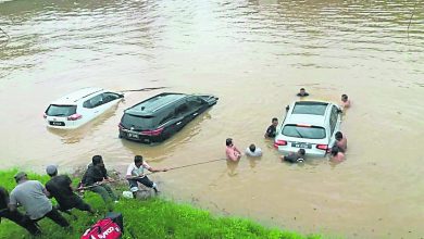 Photo of 瓜拉大漢河水高漲引水災 數轎車泡水中