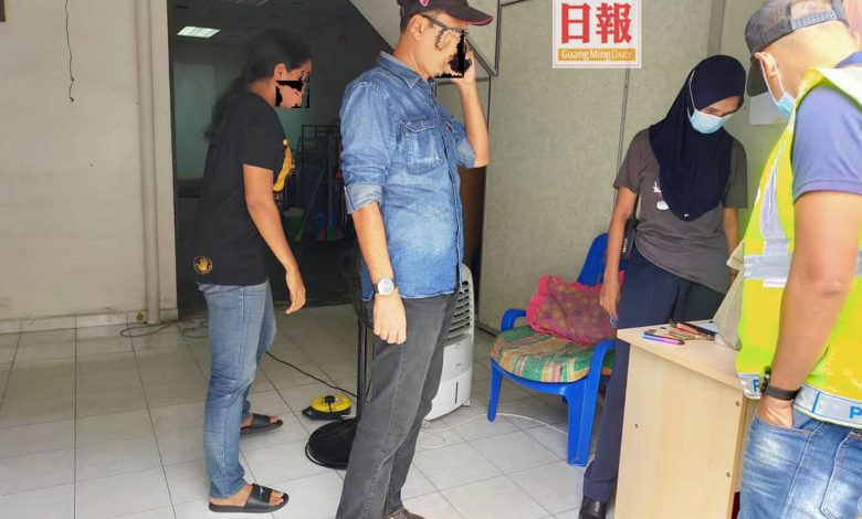威北警方抵達威北多區展開突擊行動。