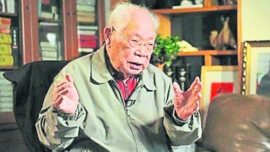 Photo of 《讓子彈飛》原作者 106歲馬識途封筆