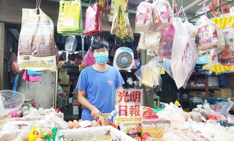 拉曼大學電腦系畢業生王偉倫