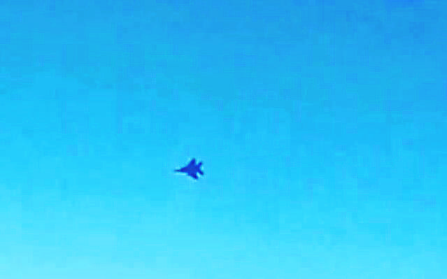 涉事伊朗客機有乘客拍到F15戰機。
