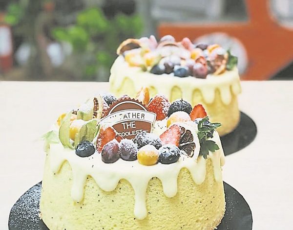 檸檬戚風蛋糕是江美菁學做烘焙的第一款蛋糕，味道清新可人，至今仍是大熱門。