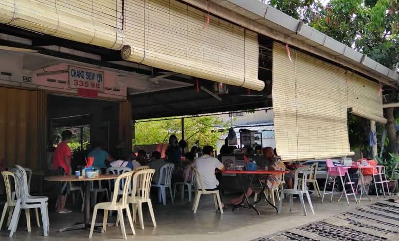 經過交涉，縣議會最終只允許話望生華裔商家和食肆在哈芝節首日的下午3時之後營業。
