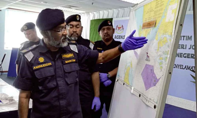 阿米努丁表示，執法人員是在丹絨比艾海域發現嫌犯和其漁船，嫌犯當時的目的地是印尼的尼帕島。

