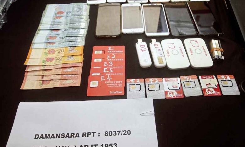 警方突擊網賭呼叫中心，除了起獲650令吉現金、也在現場扣押11張SIM卡及18部手機。
