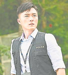 杨明日前再涉酒驾形象再度受损，被指遭新剧“飞起”，该剧监制王心慰随即澄清未有换走他。
