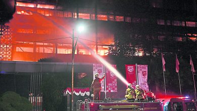Photo of 疑蓄意縱火毀貪污證據 印尼總檢察署大樓大火