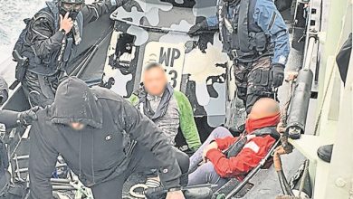 Photo of 突襲漁船檢一噸可卡因 澳警拘3人包括一港男