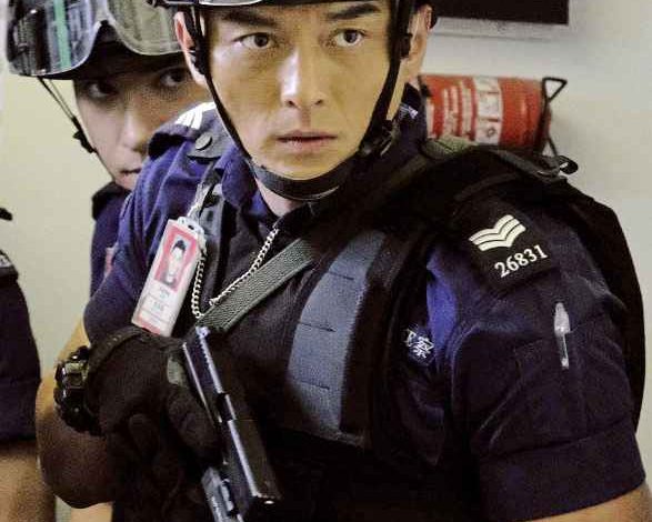 楊明入行至今演過不少警察角色，成為無線新一代“禦用警察”，尤其是今年播出的《機場特警》“Easy Sir”，最讓人印象深刻。