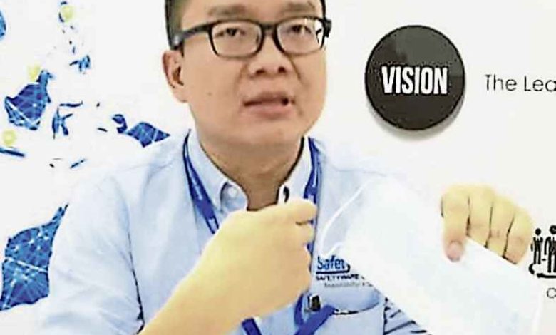 黃繼煒：消費者無需擔心口罩因頂價調低而出現品質下降的問題。