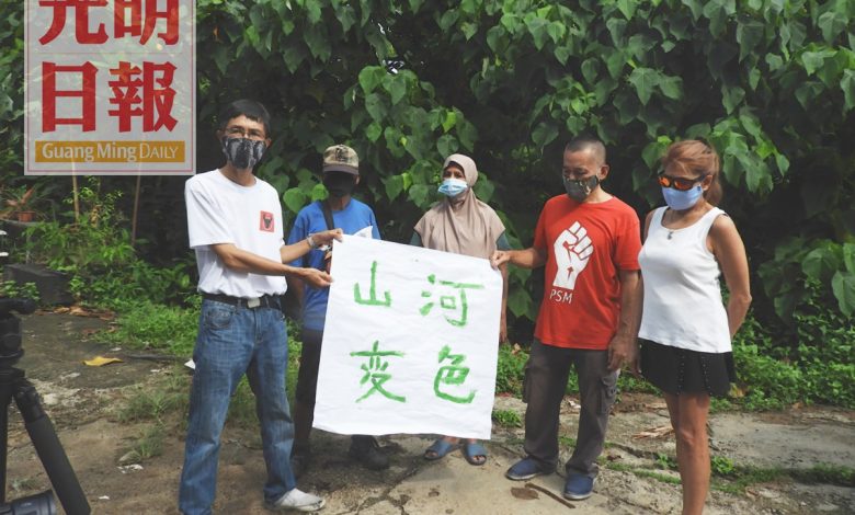 左起蔡倡蔚在村民芬迪、莎拉、鄭雨週及祖妮召開記者會反映心聲。