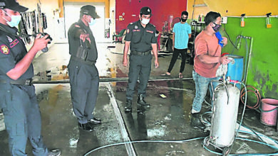 Photo of 接罰單充公器材 外勞當老闆被查封