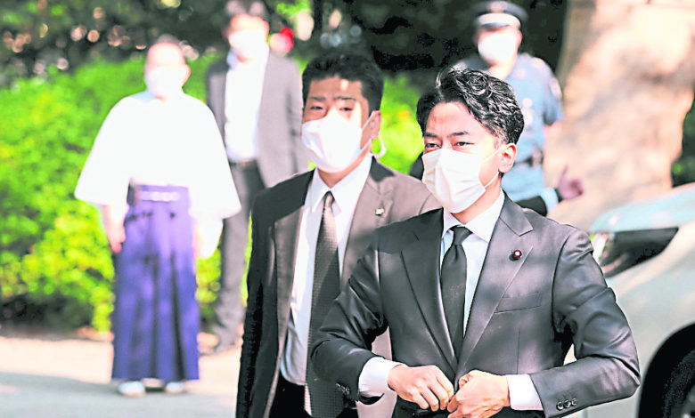 小泉進次郎在二戰投降日參拜靖國神社。