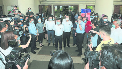Photo of 【反貪會控林冠英】火箭藍眼領袖齊聲援  巡警吁維持身距