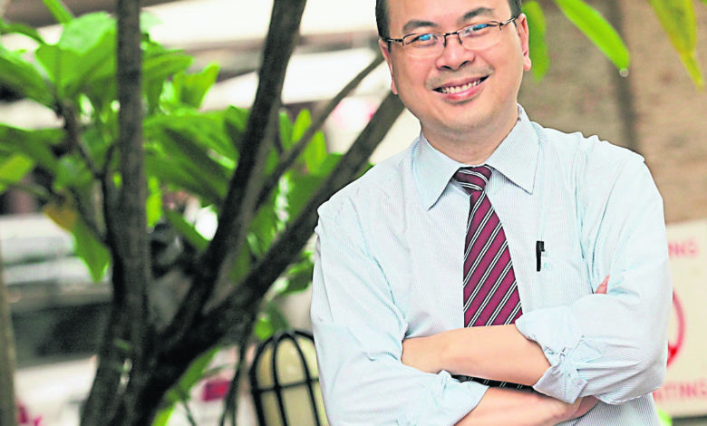 雪蘭莪雙溪毛糯醫院傳染病內科顧問沈林興醫生（Benedict Sim Lim Heng）