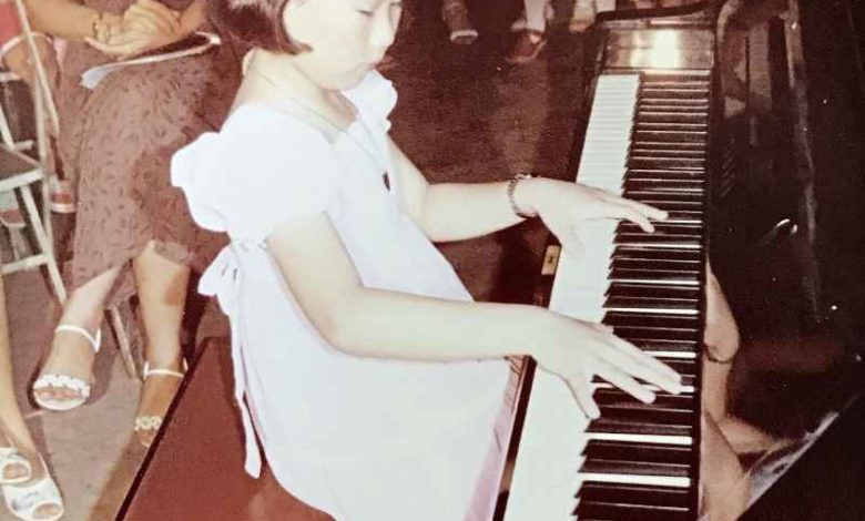 克勞迪婭·楊的音樂天份從小就比別的小朋友出色。
