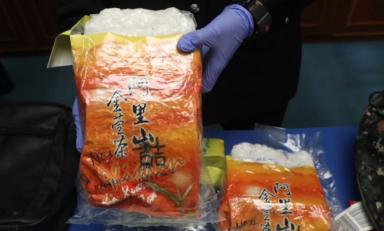 毒販將K他命及冰毒，包裝在“毒茶”內，企圖運毒到美里販賣，但在機場闖關時被警方識破逮捕。