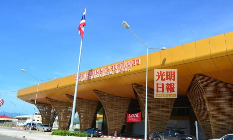 勿洞機場的獨特竹條裝飾外觀，吸引眾多遊客前往參觀。