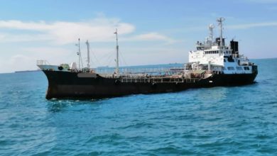 Photo of 蒙古註冊油槽船非法停泊　6印尼船員被扣