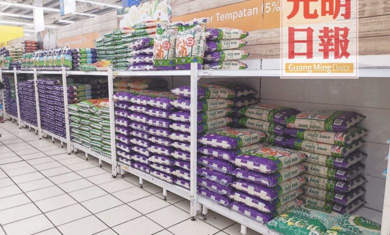 白米也是民眾搶購的食品之一。