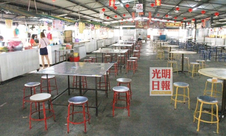 新邦瓜拉華人飲食小販中心被傳有確診病例後，僅有9個檔開店，飲食中心內冷清清。