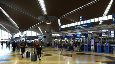 Photo of 乘客被禁登機滯留機場 移民局：他們沒申請出境