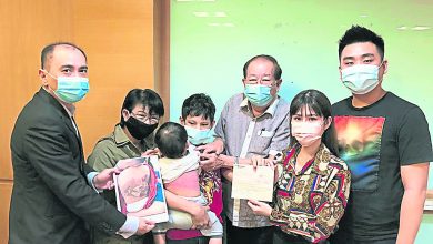 Photo of 為無國籍男嬰籌款遭網暴 張天賜為保險代理叫屈