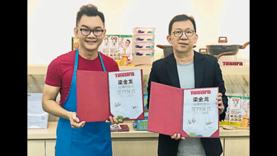 Photo of 廚具品牌代言人+品牌總監 梁金龍“三喜臨門”