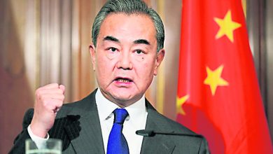 Photo of 將晤茂木敏充及菅義偉 王毅下週二至三訪日