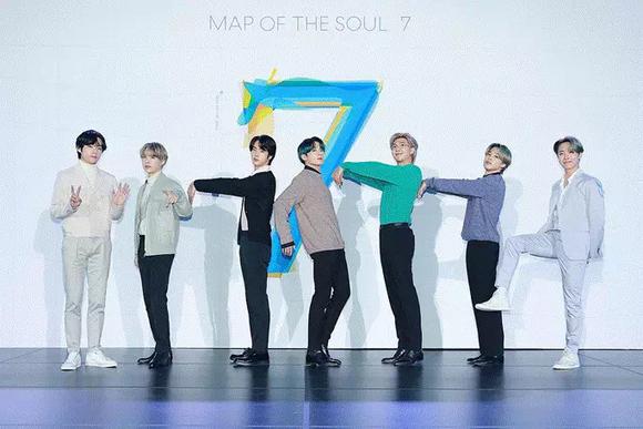 防弹少年团（BTS）凭《Map of the Soul: 7》热卖916万张.