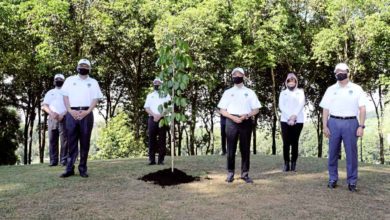 Photo of 慕尤丁首相官邸種樹 吁響應種植1億棵樹