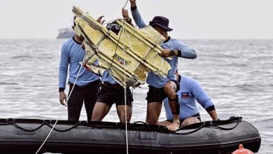 Photo of 【印尼空難】 海面撈起遺體及殘骸 機上62人恐全罹難