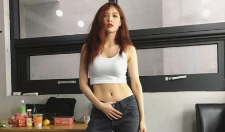 28歲的韓國「馬舞女」泫雅，出道以來樣貌變化都很大.