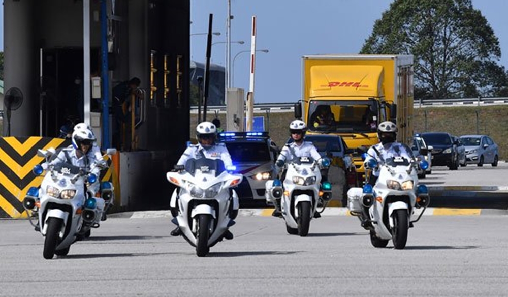 確保安全抵達儲存中心150警力護送疫苗 光明日报 確保安全抵達儲存中心150警力護送疫苗 光明日报