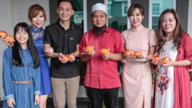 Photo of 信奉回教不忘華人傳統  Ebit Lew與家人共慶農历新年