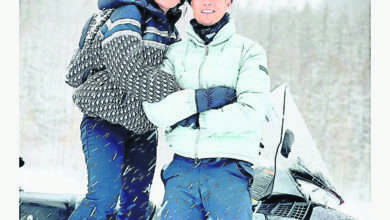 Photo of C羅迎36歲生日 與喬妹騎雪摩托