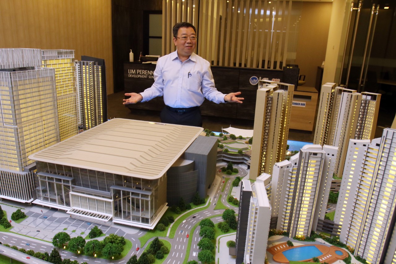 陳漢明：“左前兩座高樓是Mezzo智能豪華公寓，中間是國際會展中心。